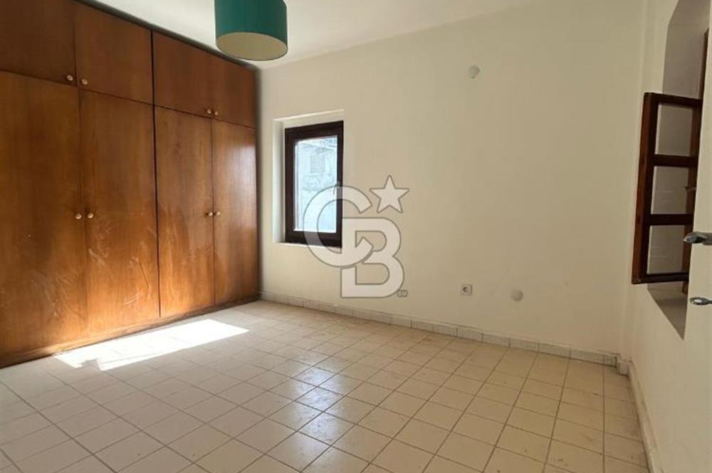 Bitezde full deniz manzaralı 3 teraslı site içinde villa