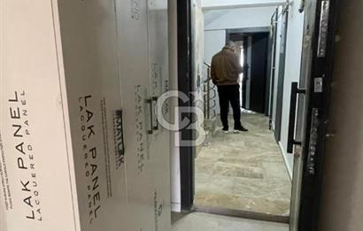 TREN YOLU ÜZERİNDE FEVZİPAŞA CADDESİNDE SATILIK 3+1 DAİRE