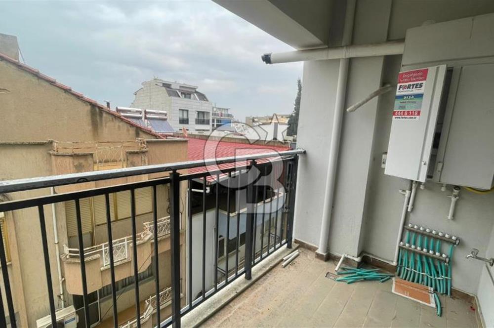 TREN YOLU ÜZERİNDE FEVZİPAŞA CADDESİNDE SATILIK 3+1 DAİRE