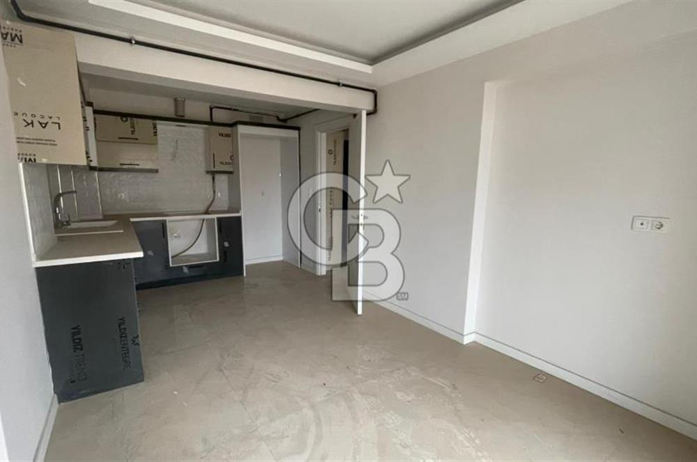 TREN YOLU ÜZERİNDE FEVZİPAŞA CADDESİNDE SATILIK 2+1 DAİRE
