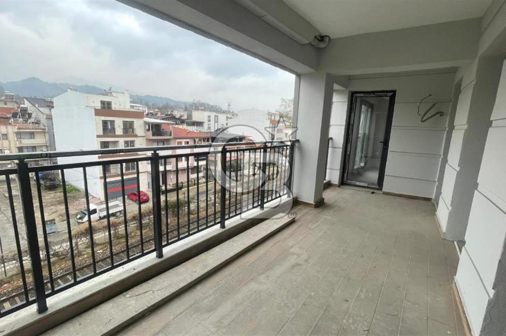 TREN YOLU ÜZERİNDE FEVZİPAŞA CADDESİNDE SATILIK 3+1 DAİRE