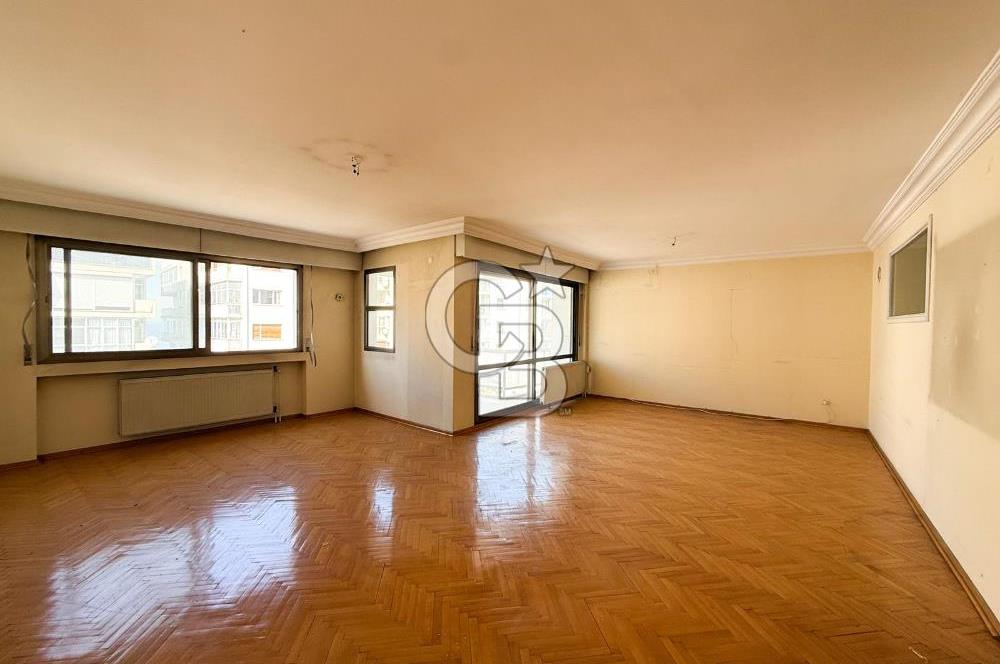 Mithatpaşa Cad Köprü'de Deniz Manzaralı Arakat 3+1 Satılık Daire