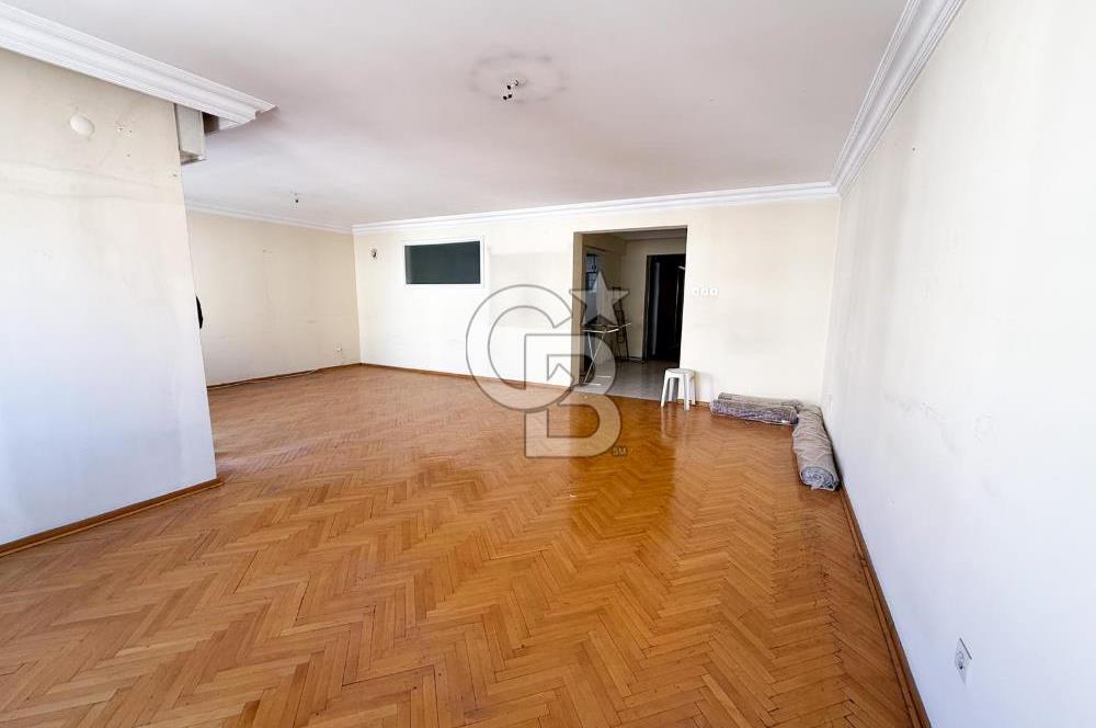 Mithatpaşa Cad Köprü'de Deniz Manzaralı Arakat 3+1 Satılık Daire