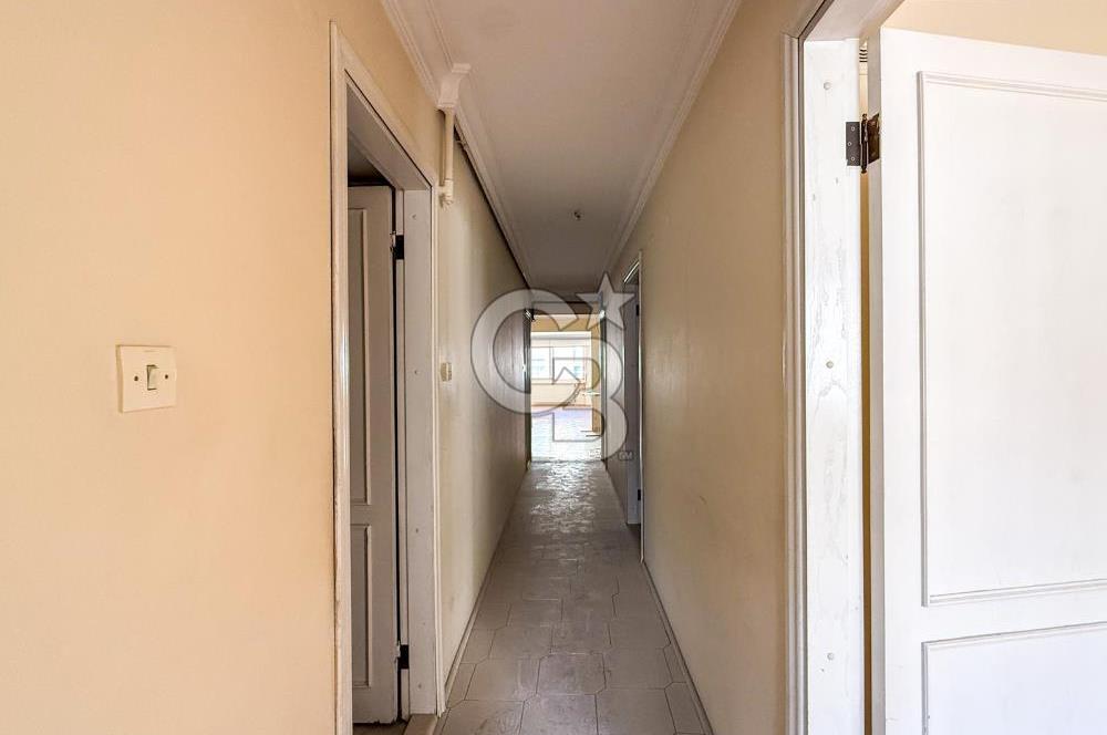 Mithatpaşa Cad Köprü'de Deniz Manzaralı Arakat 3+1 Satılık Daire