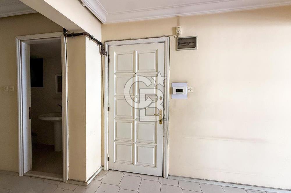 Mithatpaşa Cad Köprü'de Deniz Manzaralı Arakat 3+1 Satılık Daire