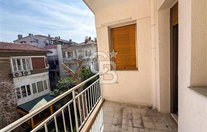 Mithatpaşa Cad Köprü'de Deniz Manzaralı Arakat 3+1 Satılık Daire