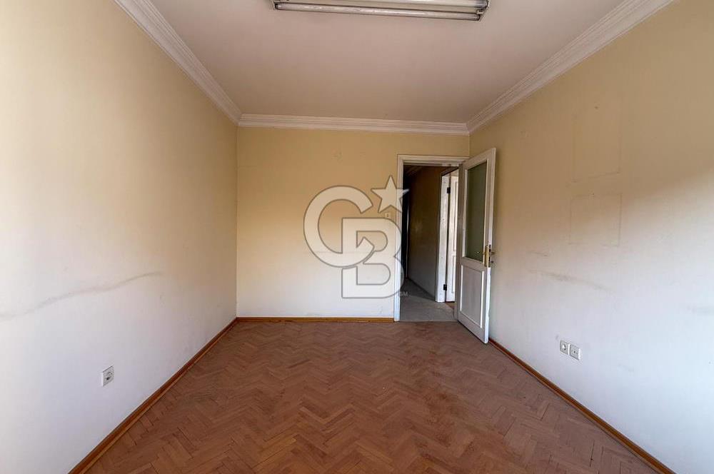 Mithatpaşa Cad Köprü'de Deniz Manzaralı Arakat 3+1 Satılık Daire