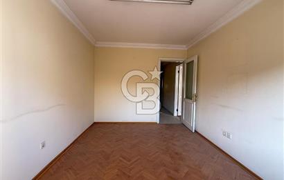 Mithatpaşa Cad Köprü'de Deniz Manzaralı Arakat 3+1 Satılık Daire