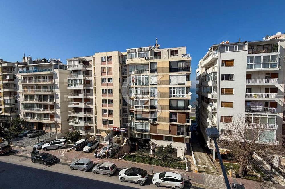 Mithatpaşa Cad Köprü'de Deniz Manzaralı Arakat 3+1 Satılık Daire