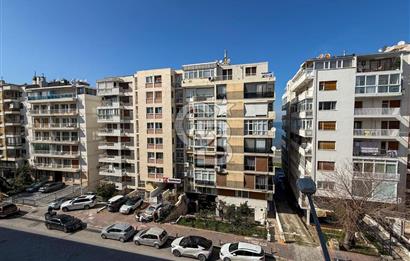 Mithatpaşa Cad Köprü'de Deniz Manzaralı Arakat 3+1 Satılık Daire