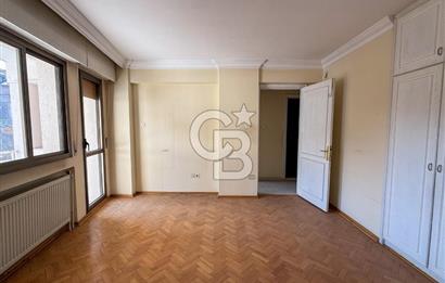 Mithatpaşa Cad Köprü'de Deniz Manzaralı Arakat 3+1 Satılık Daire