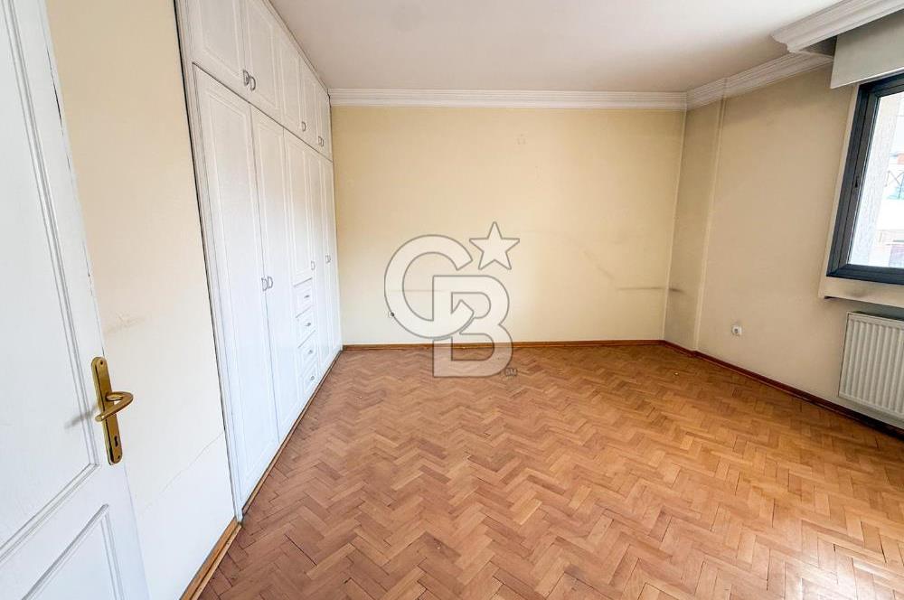 Mithatpaşa Cad Köprü'de Deniz Manzaralı Arakat 3+1 Satılık Daire