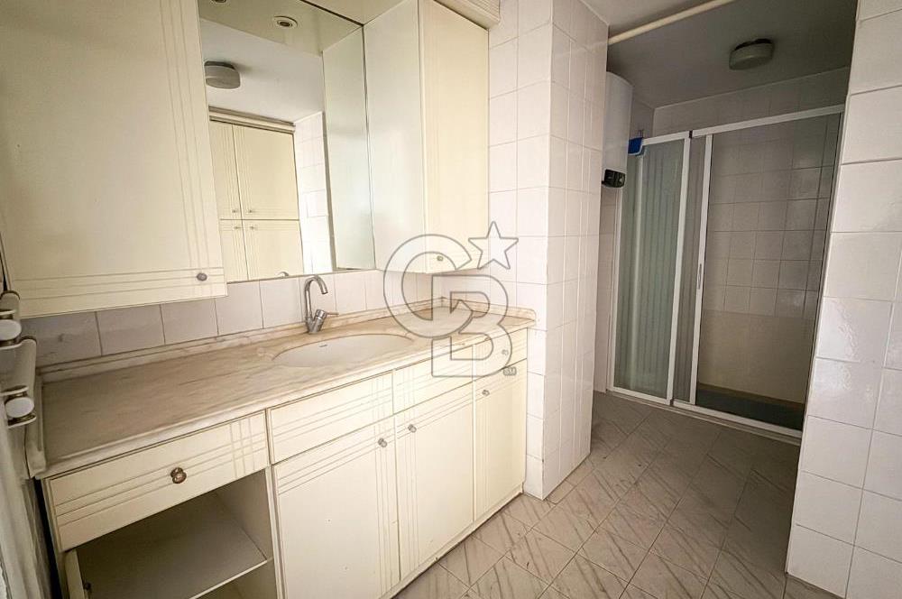 Mithatpaşa Cad Köprü'de Deniz Manzaralı Arakat 3+1 Satılık Daire