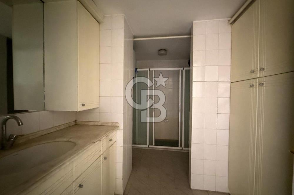 Mithatpaşa Cad Köprü'de Deniz Manzaralı Arakat 3+1 Satılık Daire