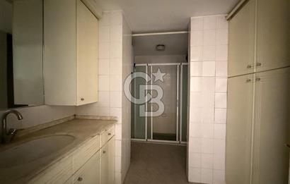 Mithatpaşa Cad Köprü'de Deniz Manzaralı Arakat 3+1 Satılık Daire