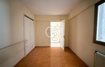 Mithatpaşa Cad Köprü'de Deniz Manzaralı Arakat 3+1 Satılık Daire