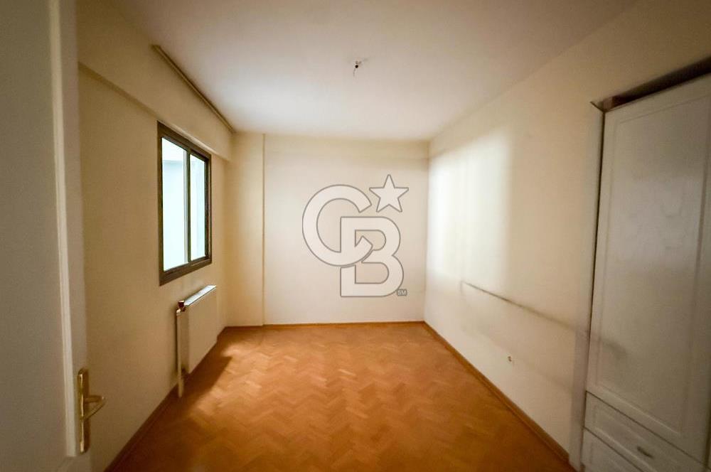 Mithatpaşa Cad Köprü'de Deniz Manzaralı Arakat 3+1 Satılık Daire