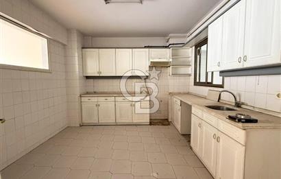 Mithatpaşa Cad Köprü'de Deniz Manzaralı Arakat 3+1 Satılık Daire