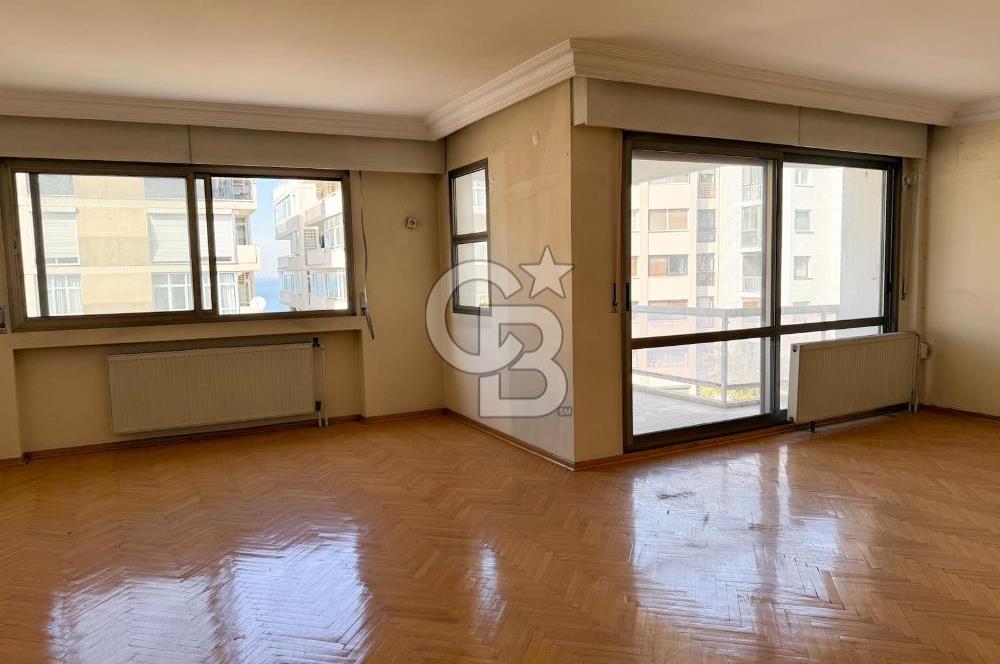 Mithatpaşa Cad Köprü'de Deniz Manzaralı Arakat 3+1 Satılık Daire