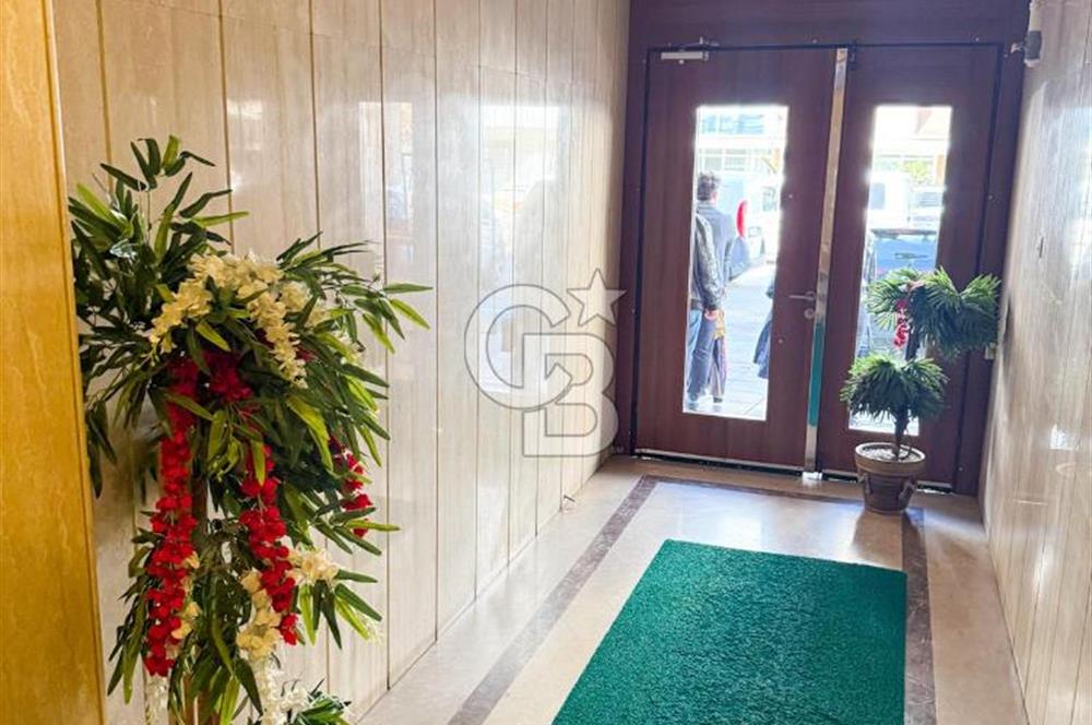 Mithatpaşa Cad Köprü'de Deniz Manzaralı Arakat 3+1 Satılık Daire