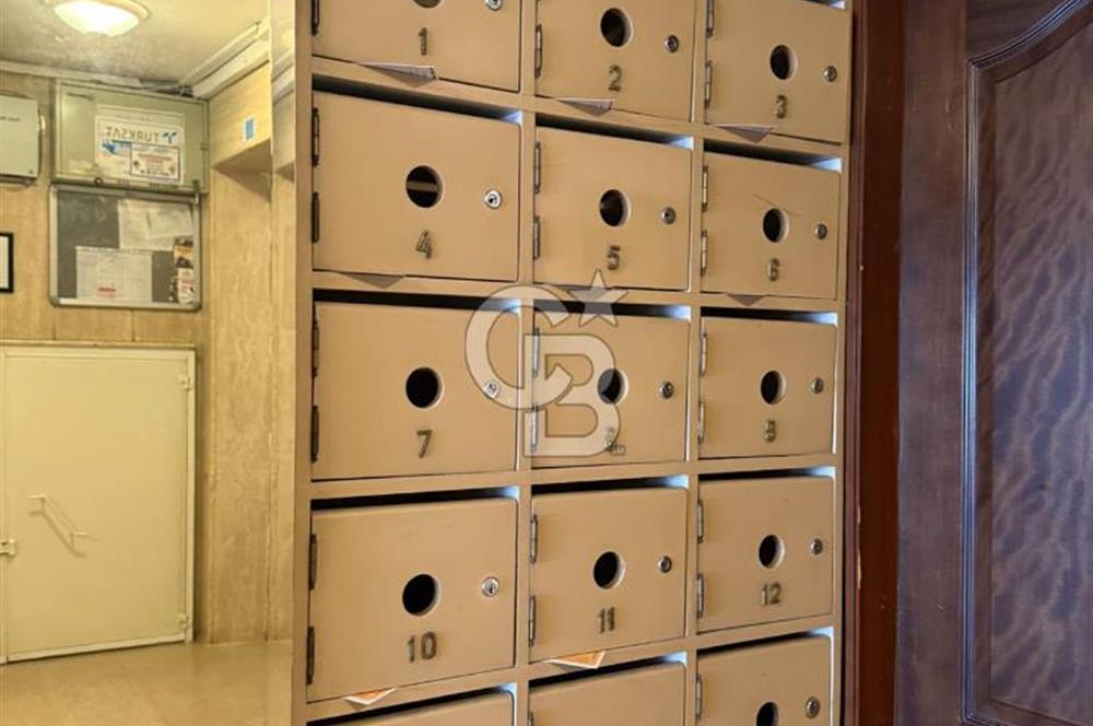 Mithatpaşa Cad Köprü'de Deniz Manzaralı Arakat 3+1 Satılık Daire