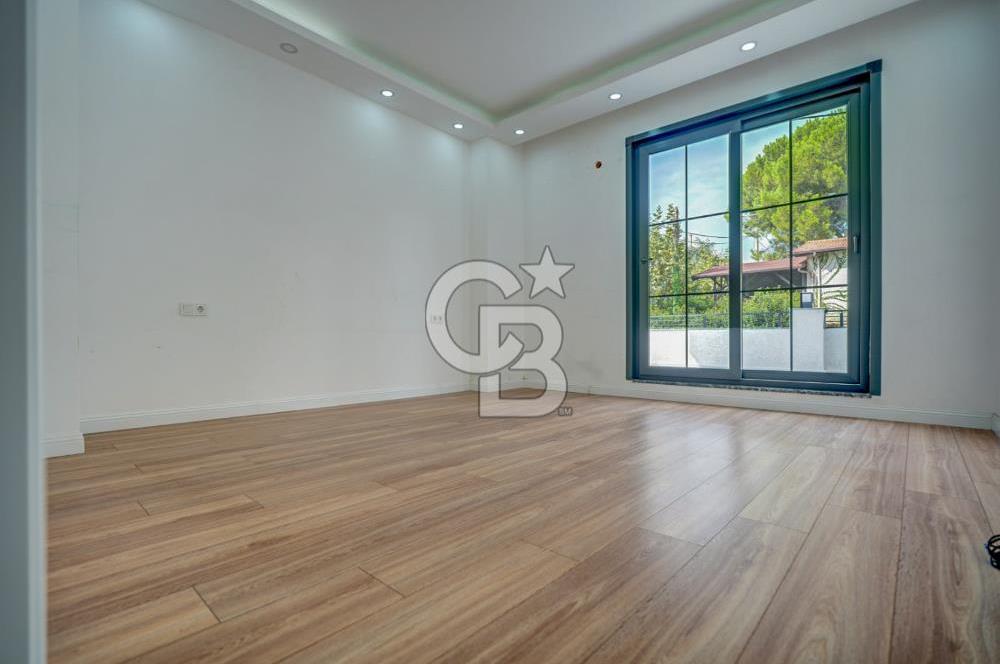 BAYRAMOĞLU PLAJYOLU SOK. DENİZE 20 MT 330 M2 ÖZEL YAPIM DAİRE