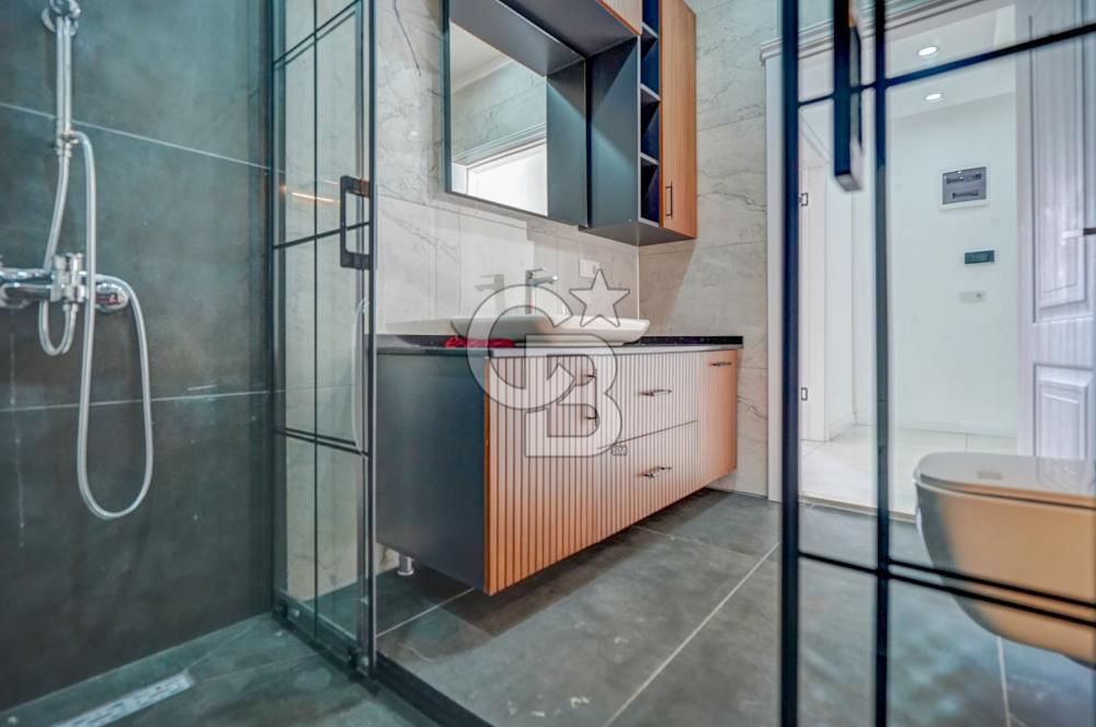 BAYRAMOĞLU PLAJYOLU SOK. DENİZE 20 MT 330 M2 ÖZEL YAPIM DAİRE