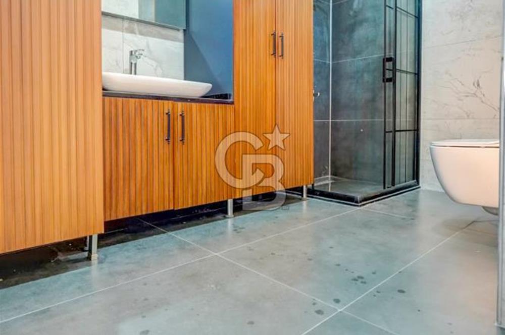 BAYRAMOĞLU PLAJYOLU SOK. DENİZE 20 MT 330 M2 ÖZEL YAPIM DAİRE