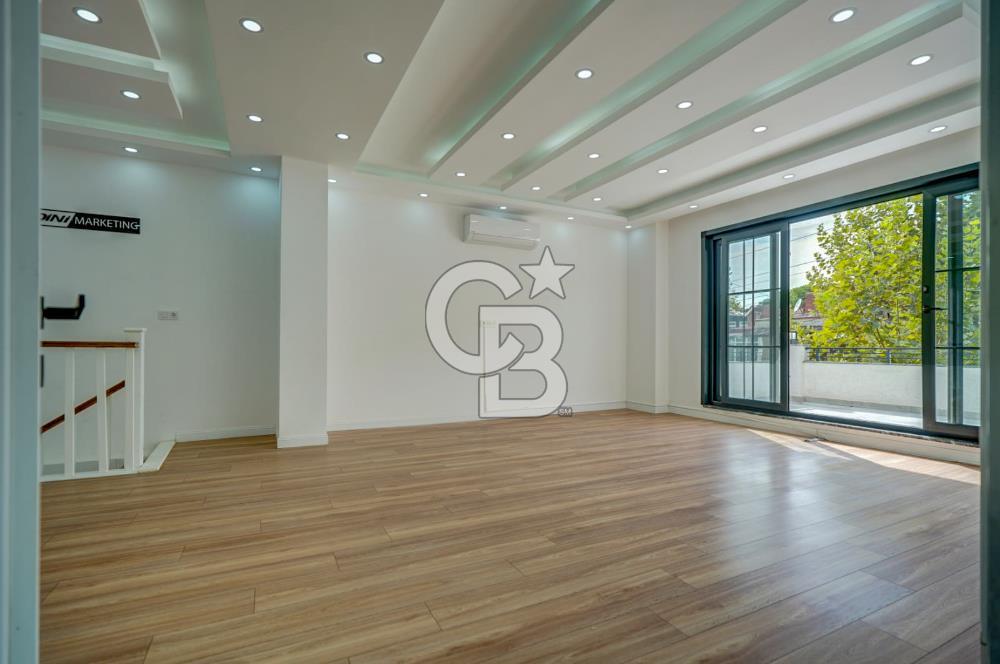 BAYRAMOĞLU PLAJYOLU SOK. DENİZE 20 MT 330 M2 ÖZEL YAPIM DAİRE