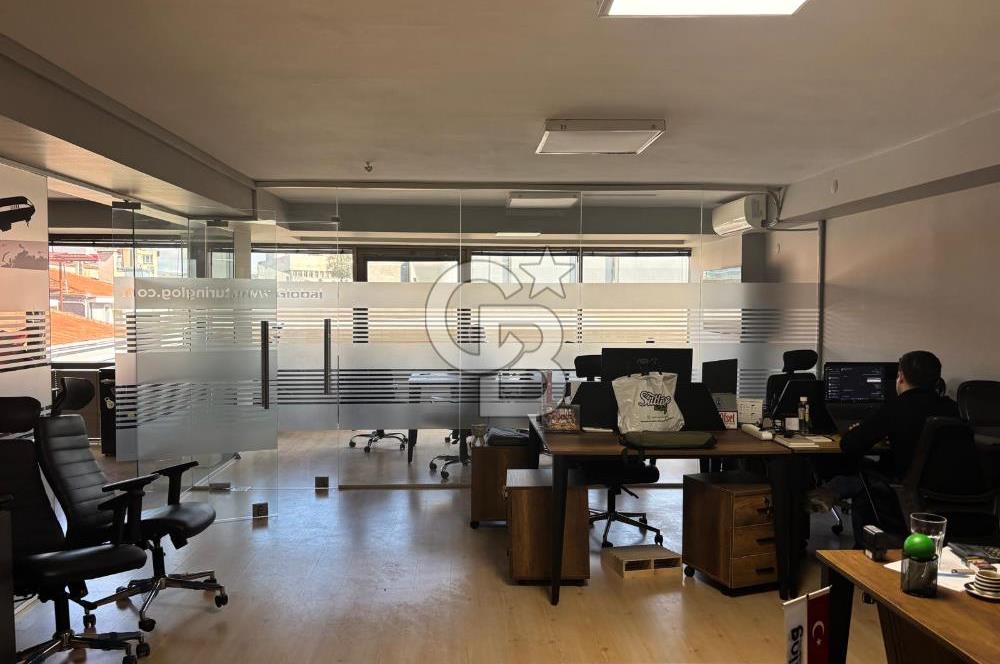 Alsancak'ta Merkezi Konumda Kiralık Ofis