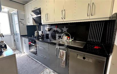 BORNOVA MERKEZDE GİYİNME ODALI 2+1 SATILIK DAİRE
