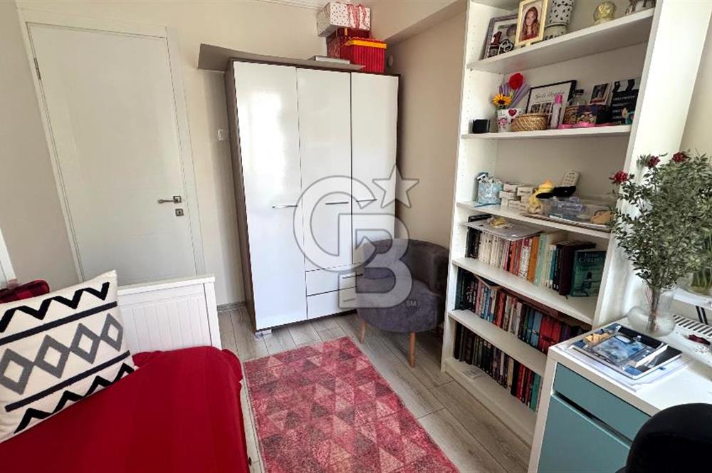 BORNOVA MERKEZDE GİYİNME ODALI 2+1 SATILIK DAİRE