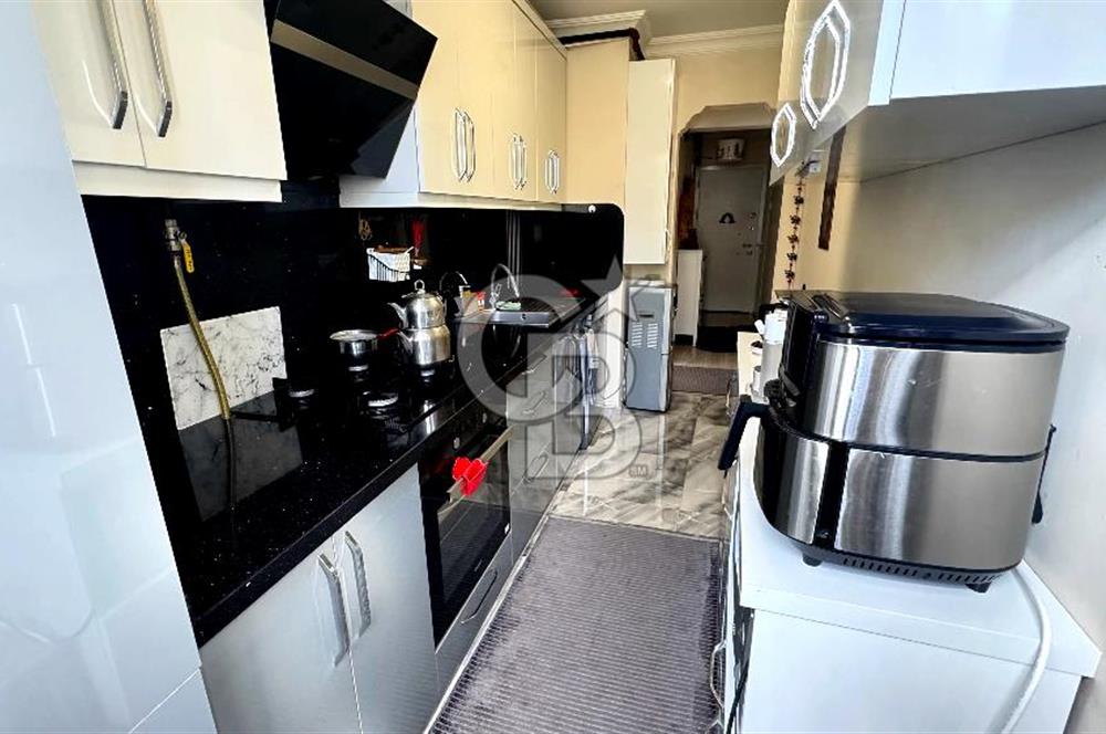 BORNOVA MERKEZDE GİYİNME ODALI 2+1 SATILIK DAİRE