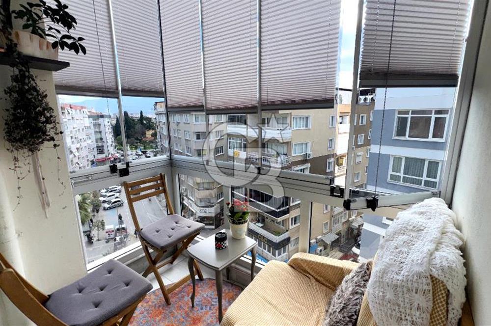 BORNOVA MERKEZDE GİYİNME ODALI 2+1 SATILIK DAİRE