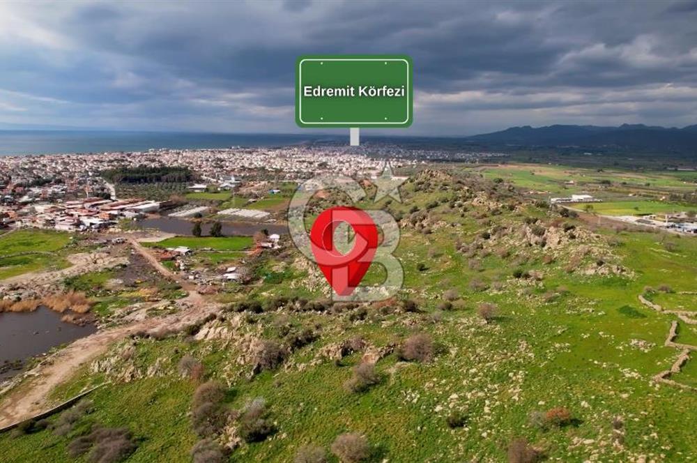 DİKİLİ'DE DENİZ MANZARALI SATILIK İKİZ VİLLA ARSASI 