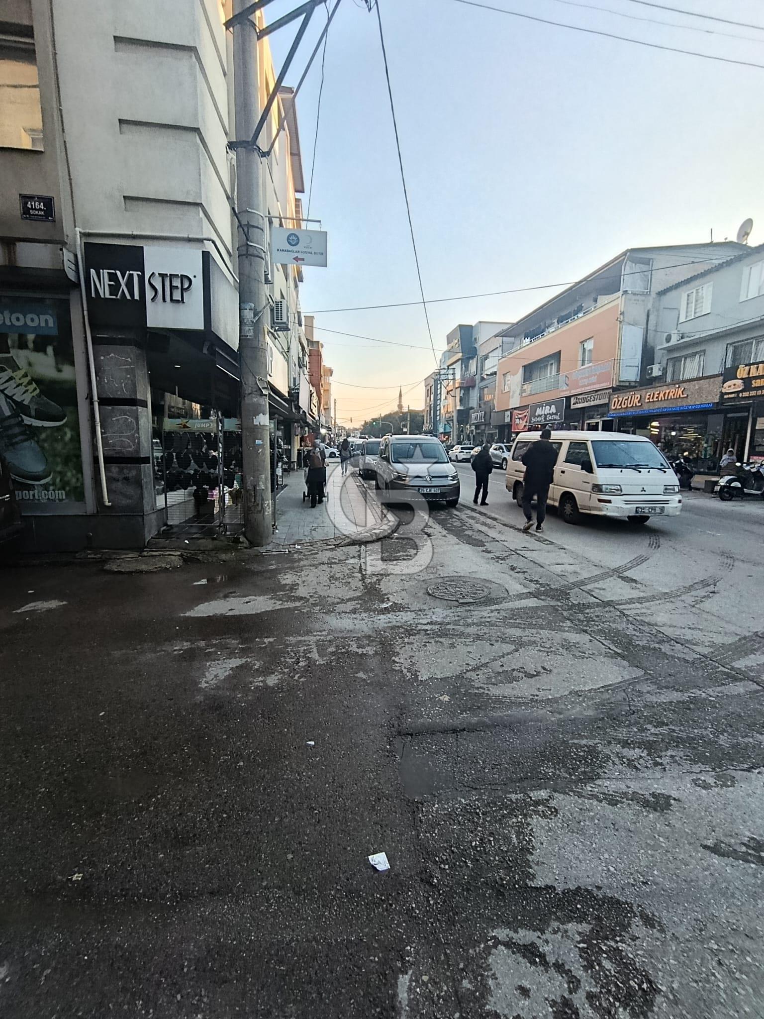 Karabağlar Cadde Üzeri Devren Kiralık Mağaza