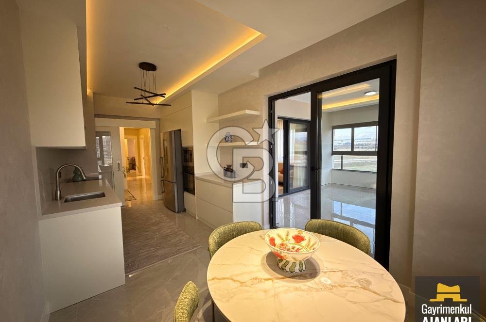 BATIŞEHİRDE HAVUZLU SİTEDE LÜKS ARA KAT SIFIR 4+1 SATILIK DAİRE