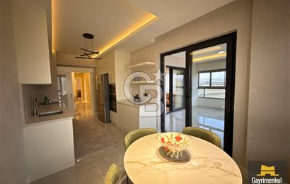 BATIŞEHİRDE HAVUZLU SİTEDE LÜKS ARA KAT SIFIR 4+1 SATILIK DAİRE