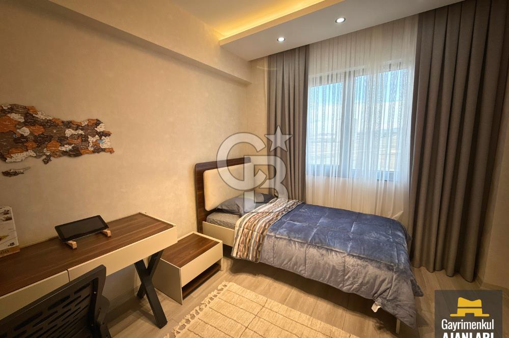 BATIŞEHİRDE HAVUZLU SİTEDE LÜKS ARA KAT SIFIR 4+1 SATILIK DAİRE