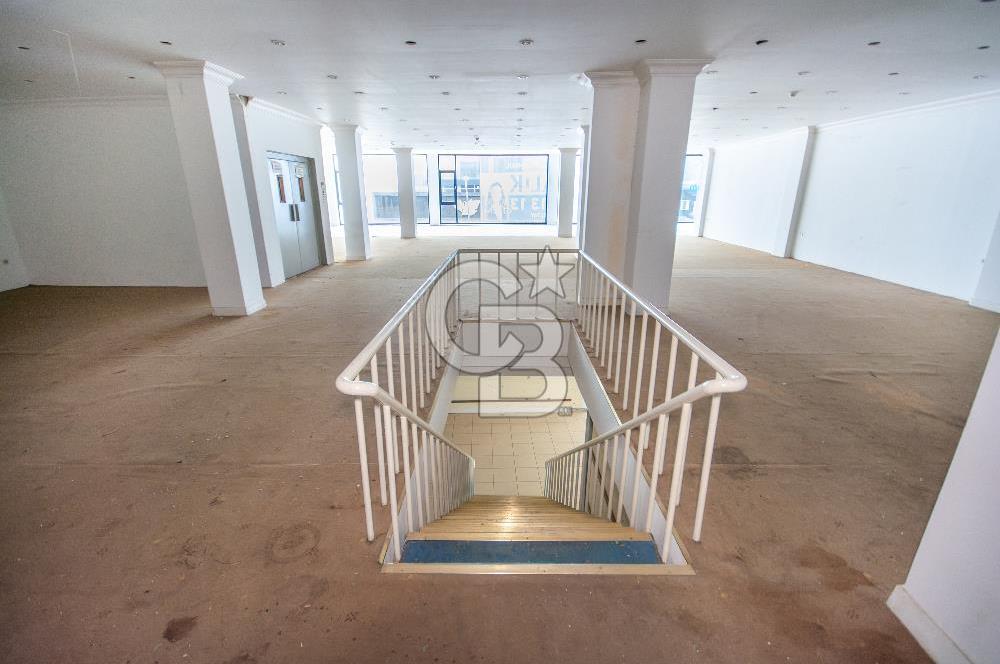 Ümraniye Modoko Yanı 1.100 m² Kiralık Cadde Mağazası