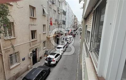 Karsiyaka çarşi icinde 2+1 arakat 105 M2 teraslı daire