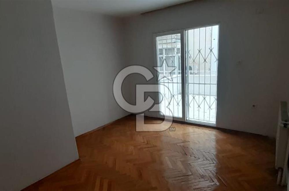 Karsiyaka çarşi icinde 2+1 arakat 105 M2 teraslı daire