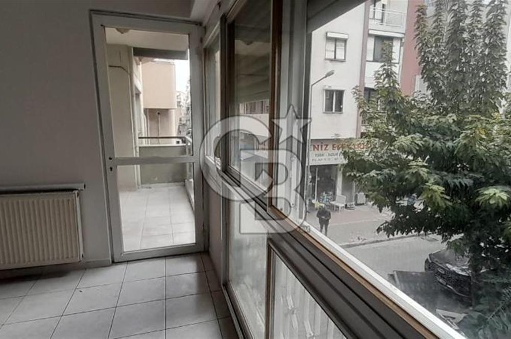 Karsiyaka çarşi icinde 2+1 arakat 105 M2 teraslı daire