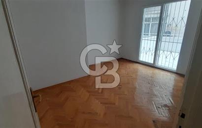 Karsiyaka çarşi icinde 2+1 arakat 105 M2 teraslı daire