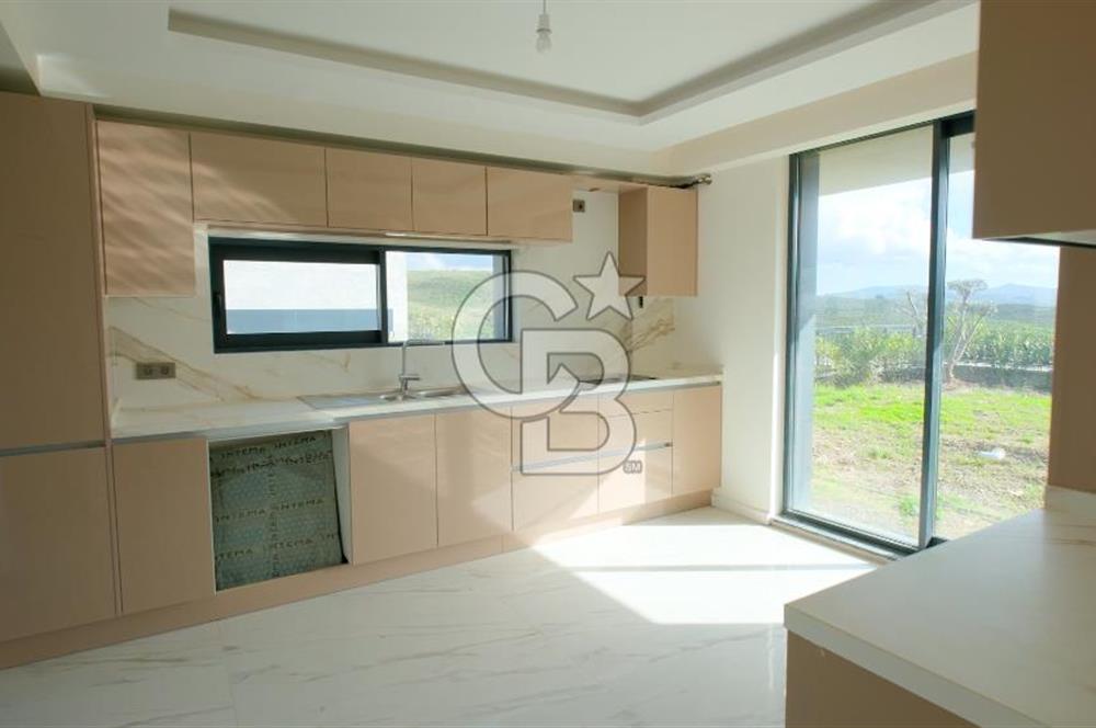 SEFERİHİSAR'DA PRESTİJLİ VE KONFORLU SATILIK MÜSTAKİL LÜKS VİLLA