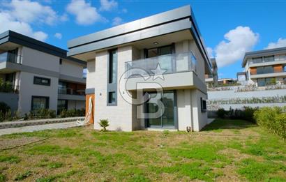 SEFERİHİSAR'DA PRESTİJLİ VE KONFORLU SATILIK MÜSTAKİL LÜKS VİLLA