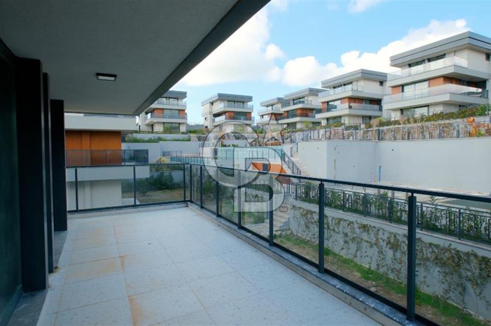 SEFERİHİSAR'DA PRESTİJLİ VE KONFORLU SATILIK MÜSTAKİL LÜKS VİLLA