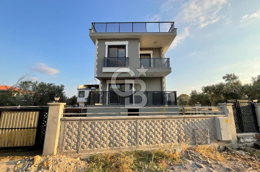 Çandarlı’da Satılık Villa