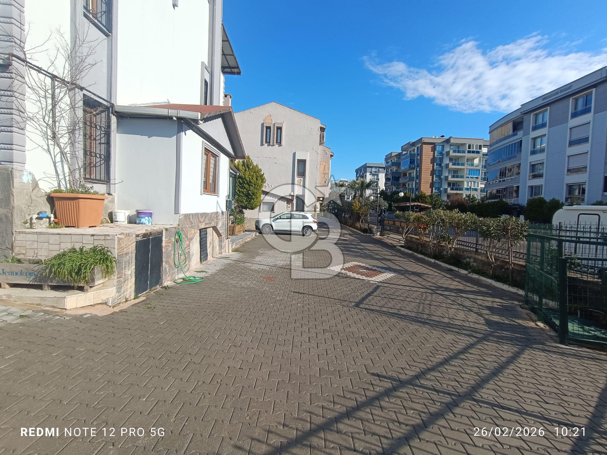 CB GİZ'DEN İZMİR ÇİĞLİ DE SATILIK TRİPLEKS VİLLA