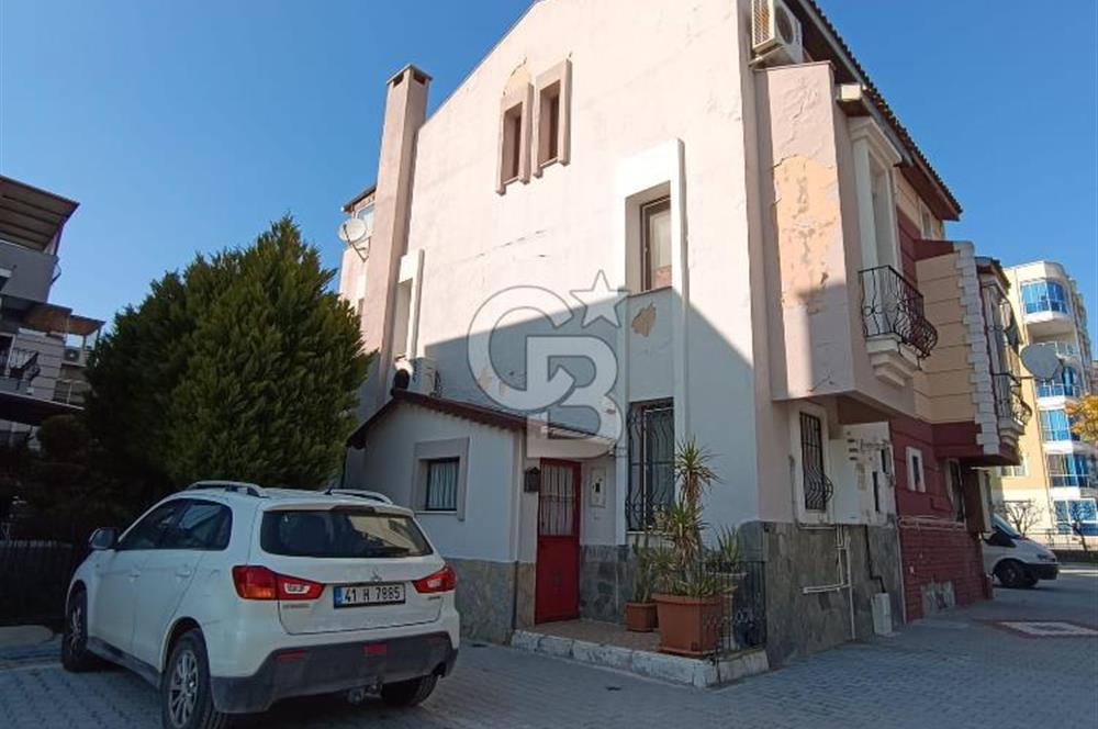 CB GİZ'DEN İZMİR ÇİĞLİ DE SATILIK TRİPLEKS VİLLA